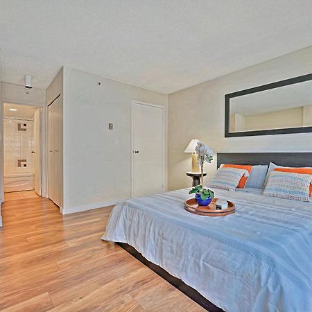 Prime Location Stylish Two-Bedroom Apartment Overlooking Downtown Vancouver Zewnętrze zdjęcie